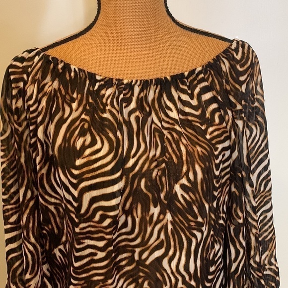 Emma Rose Women's Tiger Print Blouse - Picture 2 of 3
